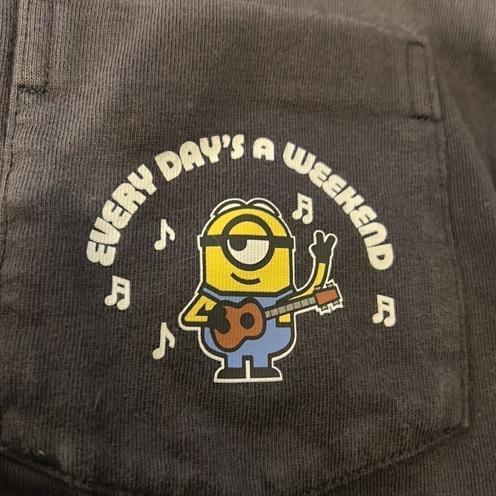 UT for Uniqlo Despicable Me Short Sleeve Crop T-Shirt  l SIZE M - Picture 5 of 7